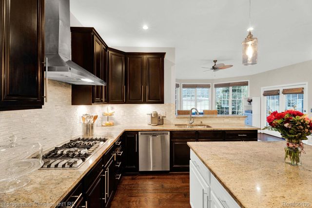 24329 Saybrook Court, Novi, MI 48374