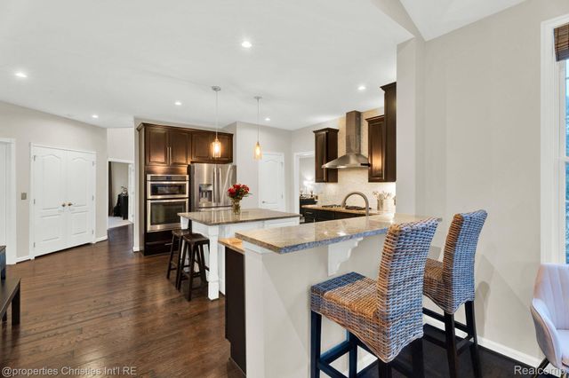 24329 Saybrook Court, Novi, MI 48374