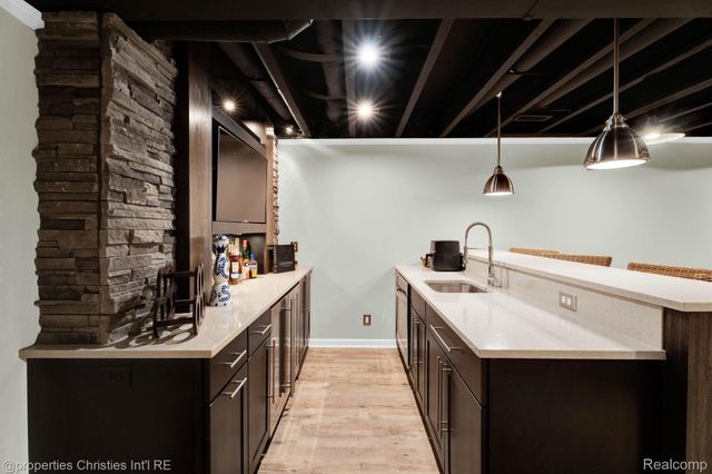 24329 Saybrook Court, Novi, MI 48374