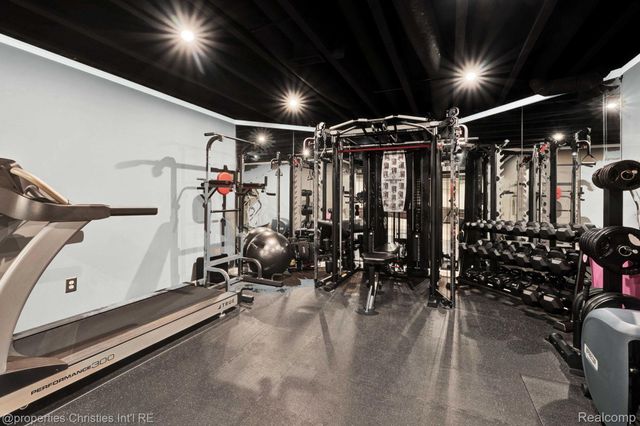 24329 Saybrook Court, Novi, MI 48374