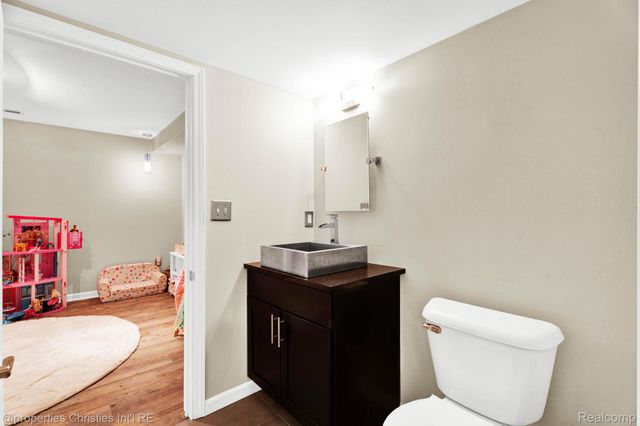 24329 Saybrook Court, Novi, MI 48374