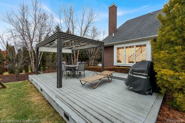 24329 Saybrook Court, Novi, MI 48374