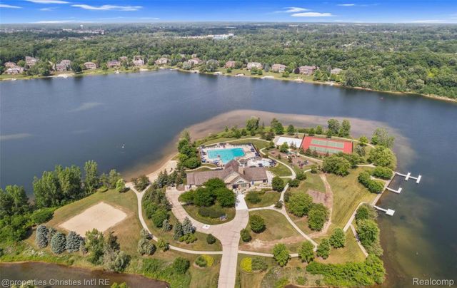 24329 Saybrook Court, Novi, MI 48374