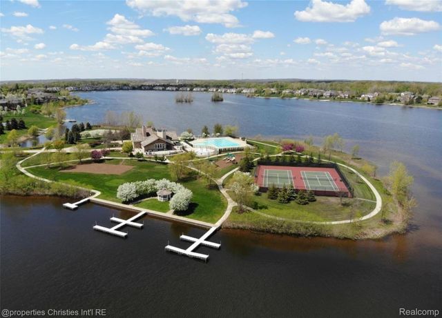 24329 Saybrook Court, Novi, MI 48374