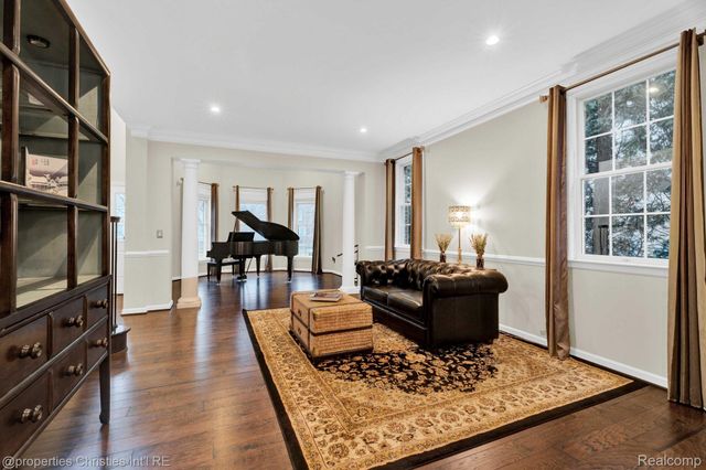 24329 Saybrook Court, Novi, MI 48374