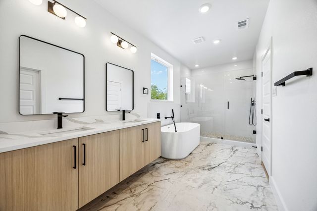 413 N Patton Avenue, Dallas, TX 75203