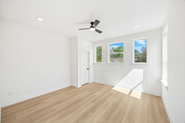 413 N Patton Avenue, Dallas, TX 75203