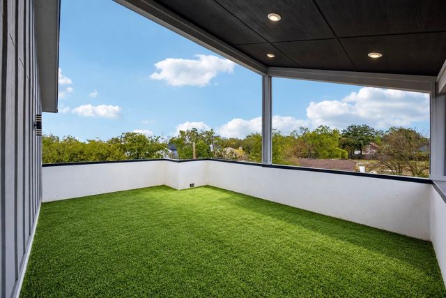 413 N Patton Avenue, Dallas, TX 75203
