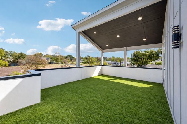 413 N Patton Avenue, Dallas, TX 75203