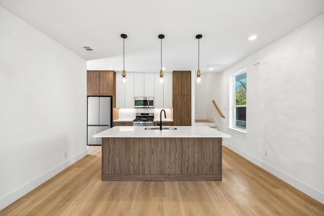 413 N Patton Avenue, Dallas, TX 75203