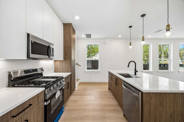 413 N Patton Avenue, Dallas, TX 75203