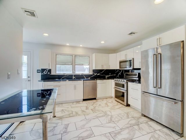 23 Clara Pl, Cedar Grove Twp., NJ 07009