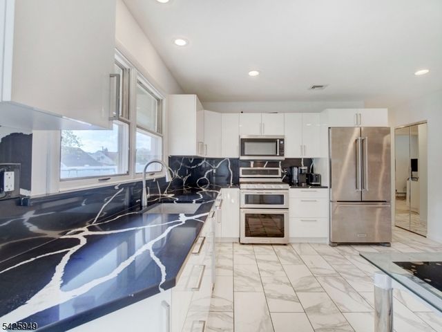 23 Clara Pl, Cedar Grove Twp., NJ 07009