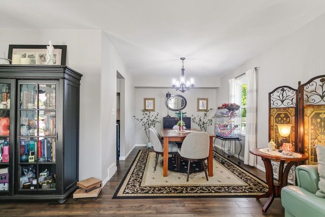 241 Parkview COURT, Pewaukee, WI 53072