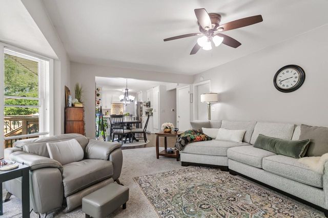 241 Parkview COURT, Pewaukee, WI 53072