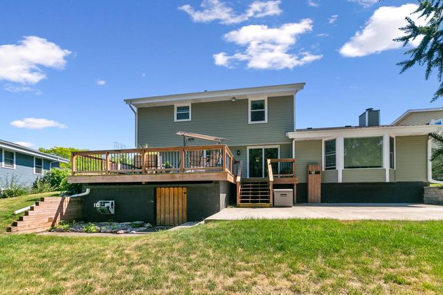 241 Parkview COURT, Pewaukee, WI 53072