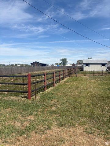 5264 W 5500 S, Hooper, UT 84315