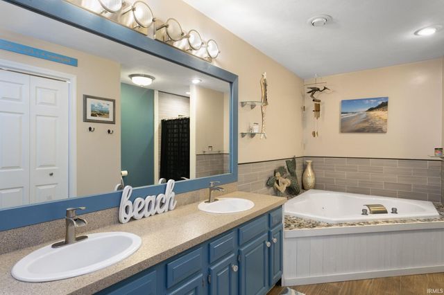 51948 N Winding Waters Lane, Elkhart, IN 46514