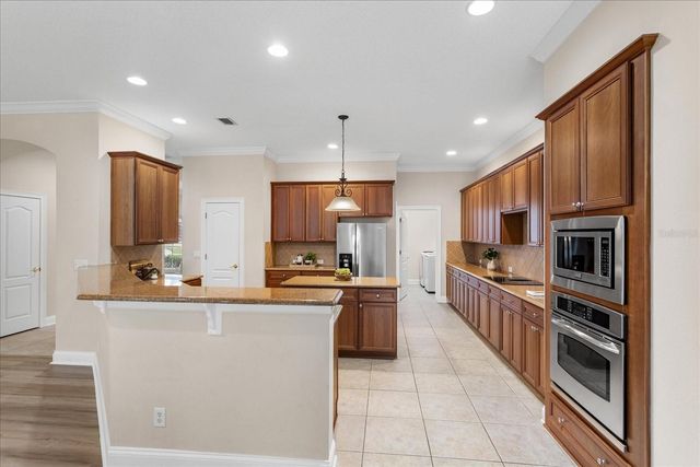 25516 HAWKS RUN LANE, Sorrento, FL 32776