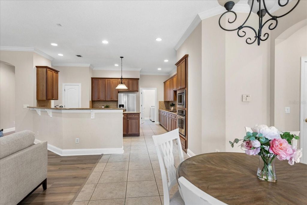 Image 18 of property listing at 22516 HAWKS RUN LANE, Sorrento, FL 32776