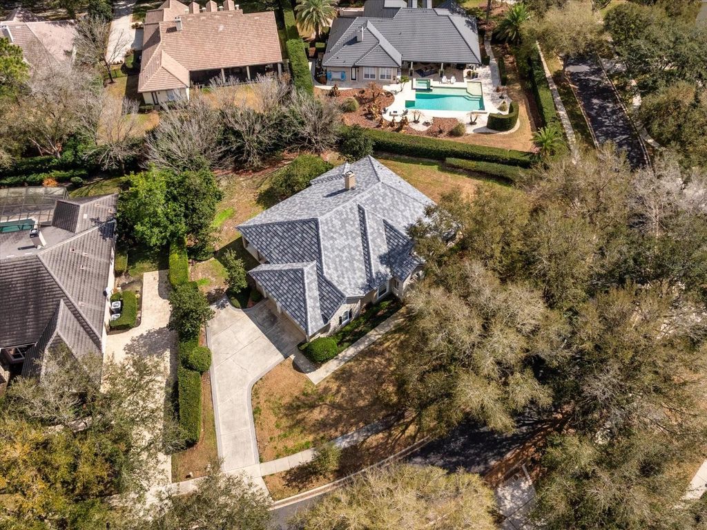 Image 3 of property listing at 22516 HAWKS RUN LANE, Sorrento, FL 32776