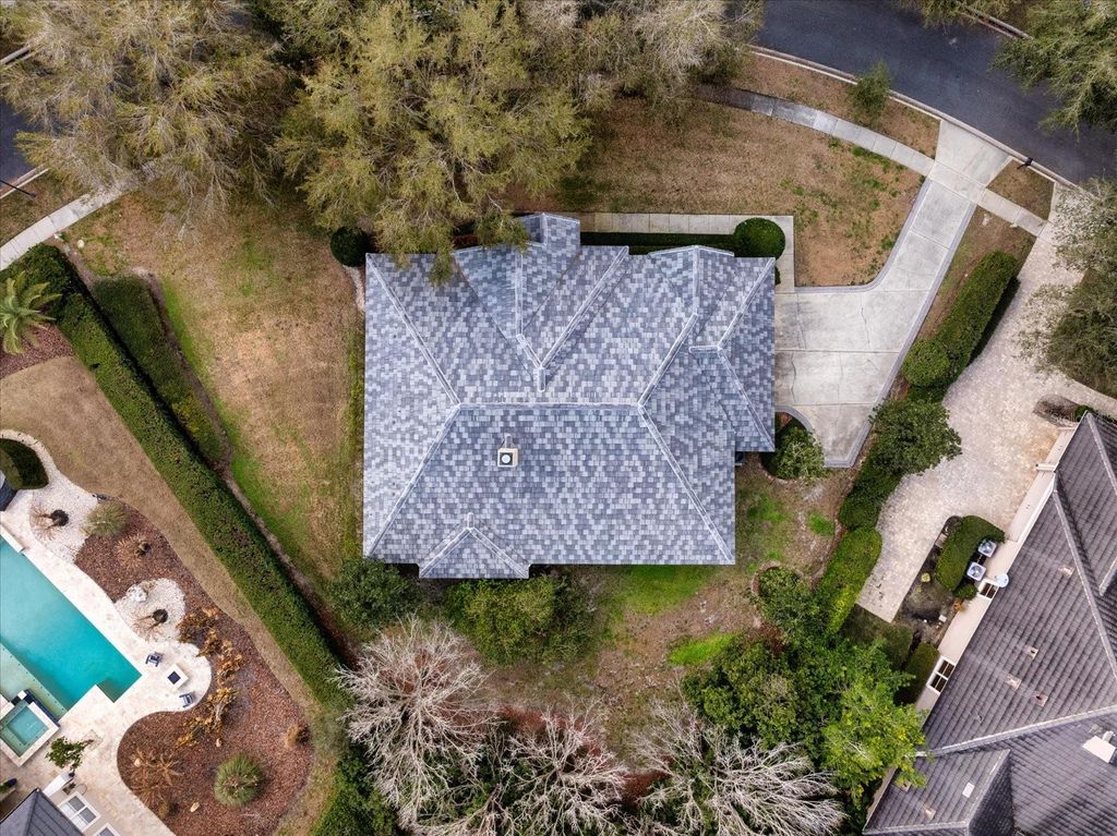 Image 39 of property listing at 22516 HAWKS RUN LANE, Sorrento, FL 32776