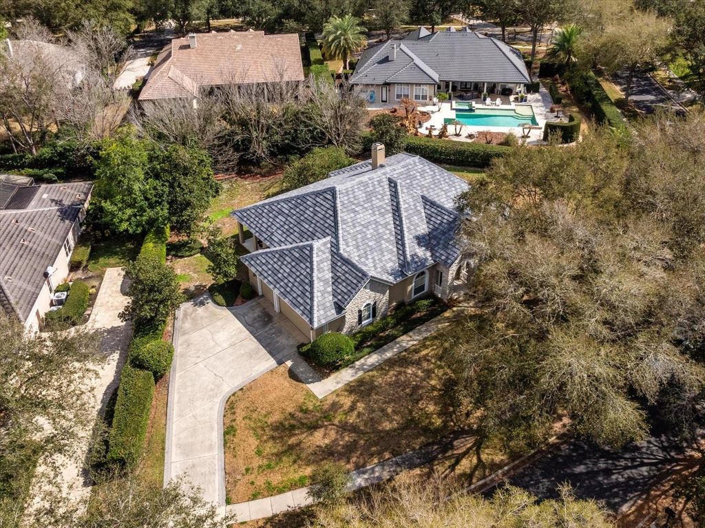 Image 40 of property listing at 22516 HAWKS RUN LANE, Sorrento, FL 32776