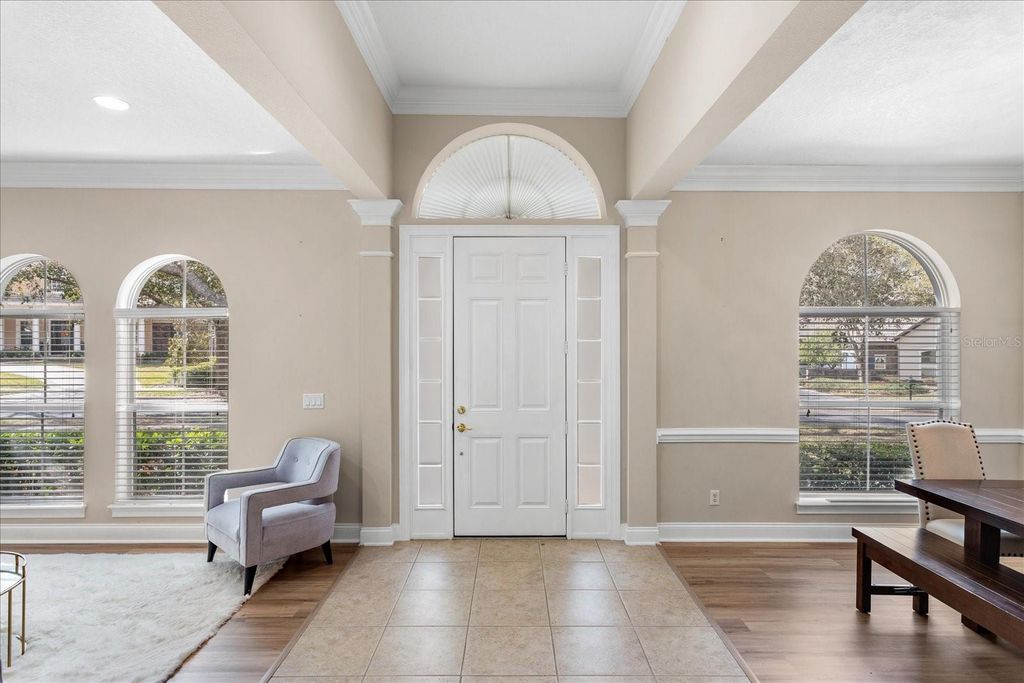 Image 5 of property listing at 22516 HAWKS RUN LANE, Sorrento, FL 32776