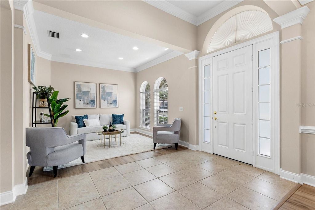 Image 6 of property listing at 22516 HAWKS RUN LANE, Sorrento, FL 32776