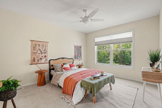1615 Johnny Cake Ridge Lane L, Eagan, MN 55122