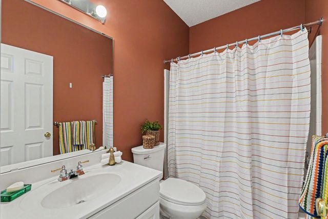 1615 Johnny Cake Ridge Lane L, Eagan, MN 55122