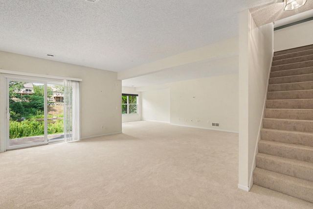 1615 Johnny Cake Ridge Lane L, Eagan, MN 55122