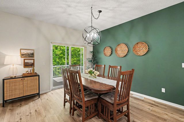1615 Johnny Cake Ridge Lane L, Eagan, MN 55122