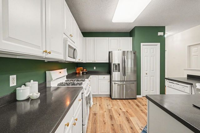 1615 Johnny Cake Ridge Lane L, Eagan, MN 55122
