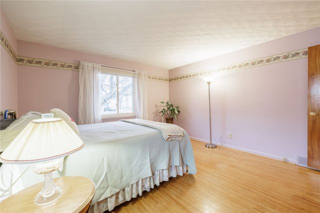 59 Creekside Drive, Irondequoit, NY 14622