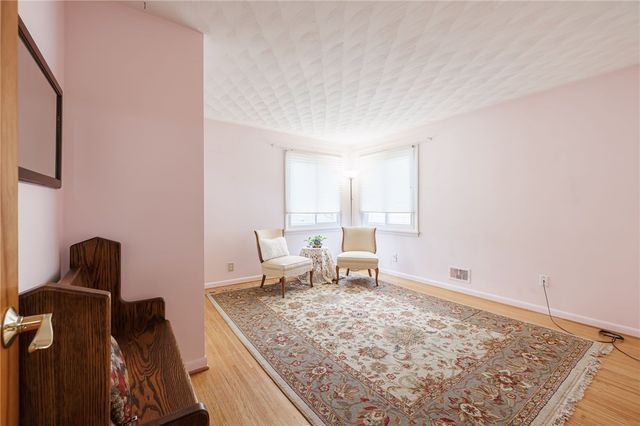 59 Creekside Drive, Irondequoit, NY 14622