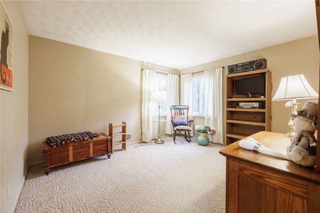 59 Creekside Drive, Irondequoit, NY 14622