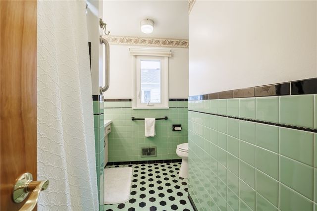 59 Creekside Drive, Irondequoit, NY 14622