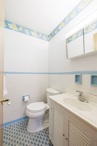 59 Creekside Drive, Irondequoit, NY 14622