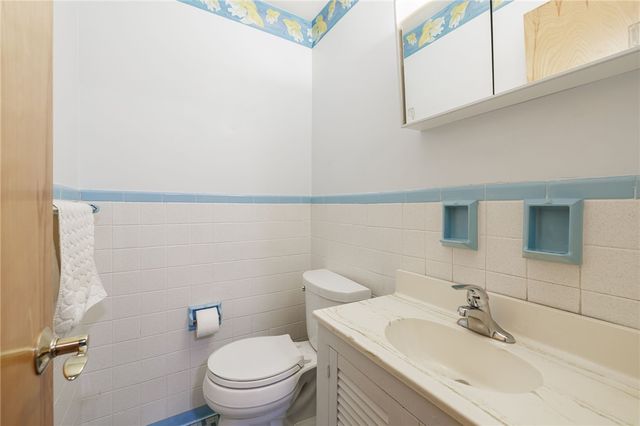 59 Creekside Drive, Irondequoit, NY 14622