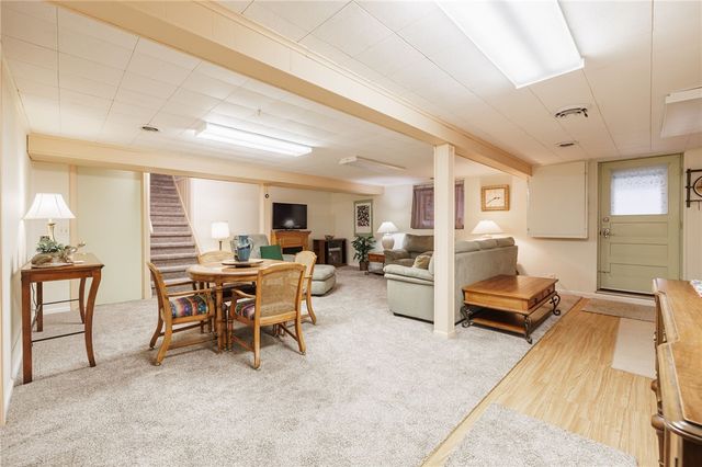 59 Creekside Drive, Irondequoit, NY 14622