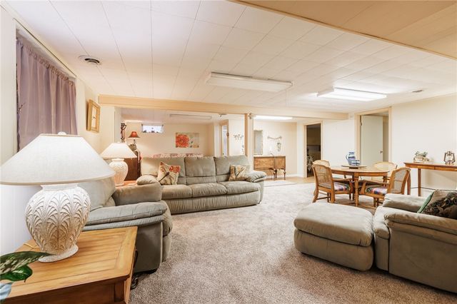 59 Creekside Drive, Irondequoit, NY 14622