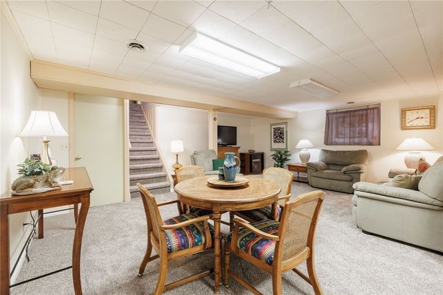 59 Creekside Drive, Irondequoit, NY 14622