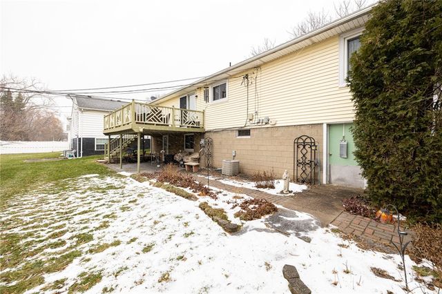 59 Creekside Drive, Irondequoit, NY 14622