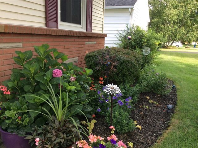 59 Creekside Drive, Irondequoit, NY 14622