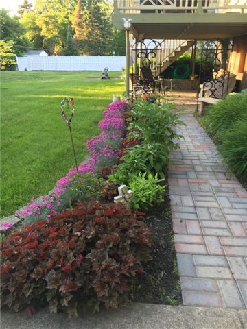 59 Creekside Drive, Irondequoit, NY 14622