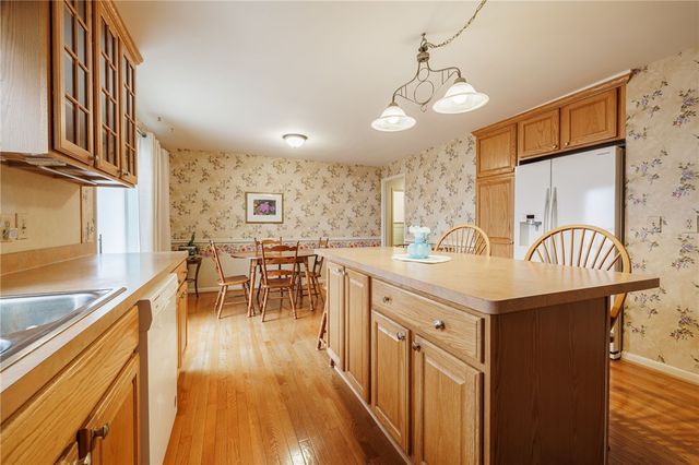 59 Creekside Drive, Irondequoit, NY 14622