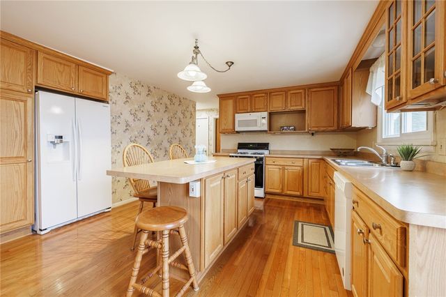 59 Creekside Drive, Irondequoit, NY 14622