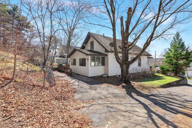 320 S Adams Street, Saint Croix Falls, WI 54024