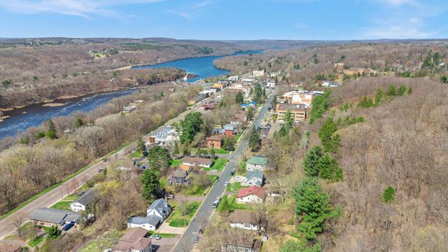 320 S Adams Street, Saint Croix Falls, WI 54024